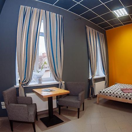 Papa'S Hostel Tsjernihiv Buitenkant foto