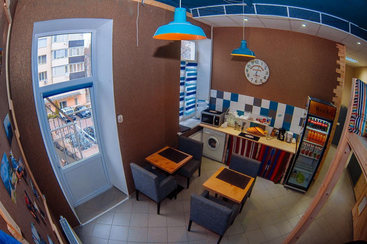 Papa'S Hostel Tsjernihiv Buitenkant foto