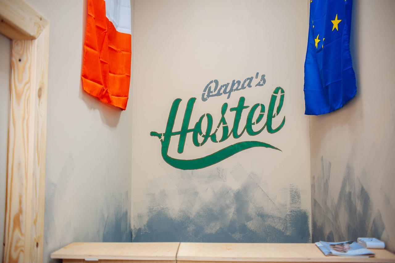 Papa'S Hostel Tsjernihiv Buitenkant foto