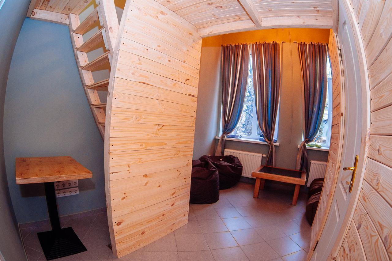 Papa'S Hostel Tsjernihiv Buitenkant foto