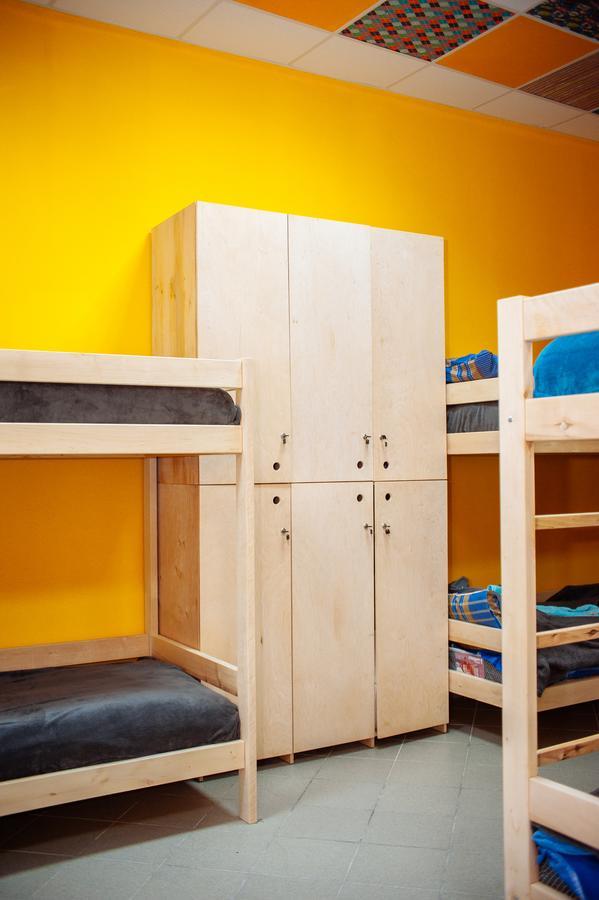 Papa'S Hostel Tsjernihiv Buitenkant foto