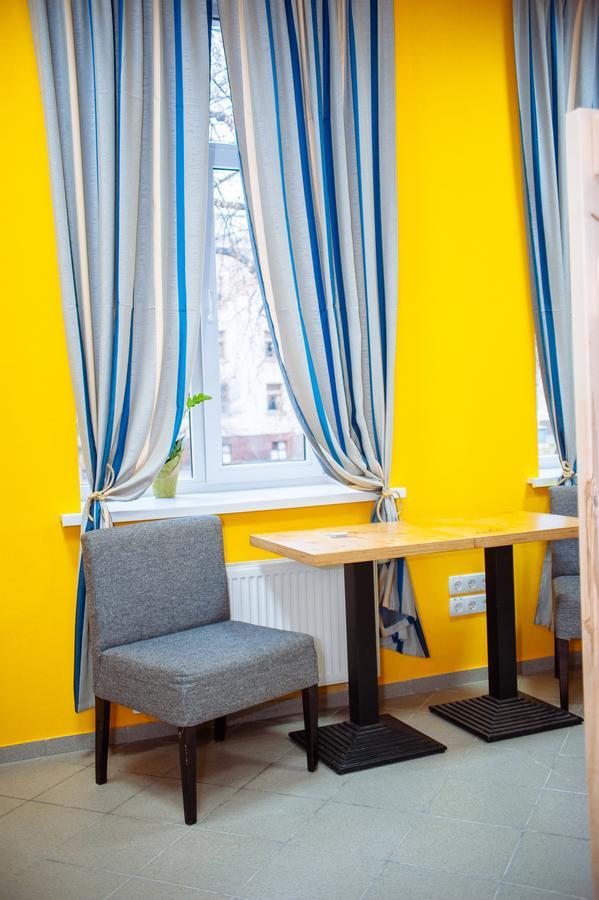 Papa'S Hostel Tsjernihiv Buitenkant foto