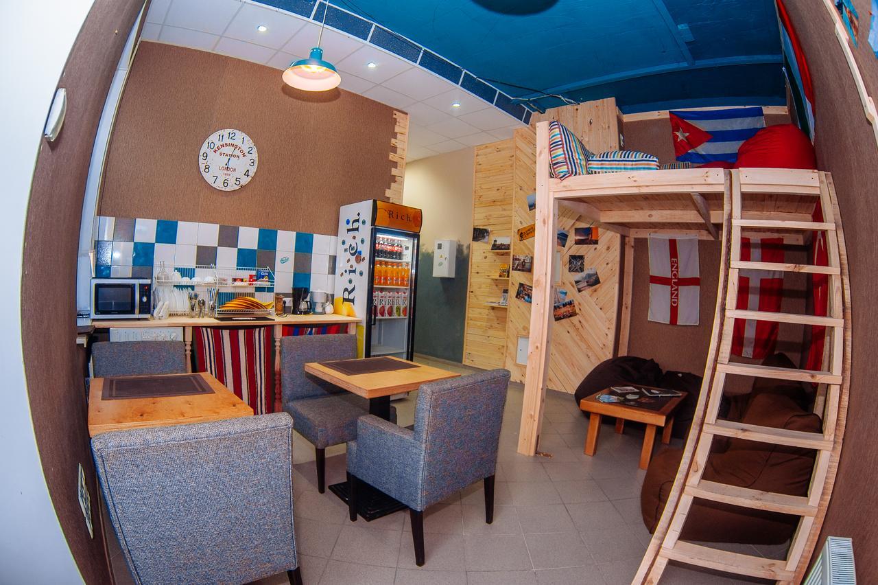 Papa'S Hostel Tsjernihiv Buitenkant foto
